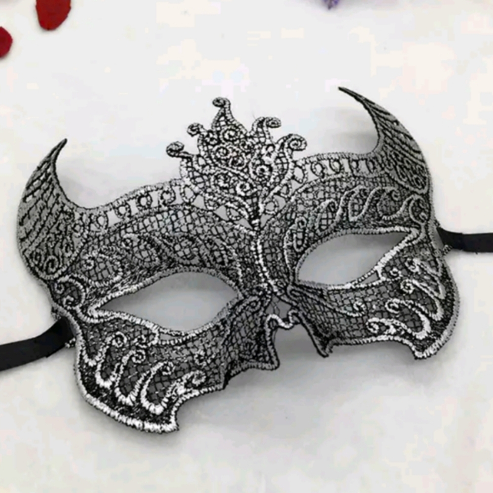 (7/$25) Silver devil masquerade mask BNIP
